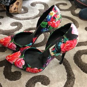 Floral pumps